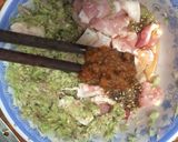 A picture of step 7 of Bún Thịt Nướng with Scallion Oil.