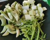 รูปขั้นตอนการทำที่ 1 ของ แกงส้มหมึกยัดไส้แบบใต้กับผักรวม