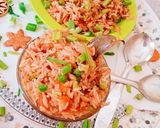 A picture of step 4 of Leftover schezwan onion pulao.