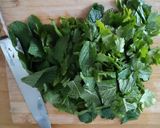 A picture of step 10 of Aromatic Pea & Mint Soup.
