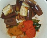 Foto langkah ke 4 dari resep Pindang Tongkol Pari Asap Tahu Terong Masak Pedas.