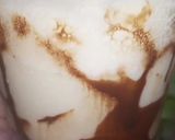 A picture of step 4 of Easy banana chocolate shake.