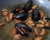 Foto del passaggio 3 della ricetta Caserecce con cozze e verza