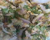 A picture of step 2 of Pyazi pakora.