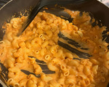 A picture of step 5 of Nuna's Creamy Tomato Pasta.