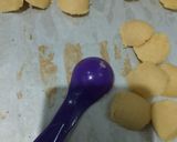 Foto langkah ke 2 dari resep Palm cheese cookies.