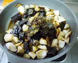 【蔬菜。杏鮑菇】三杯皮蛋杏鮑菇米血糕的食譜步驟5照片
