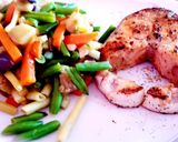 Foto del paso 5 de la receta: Salmón a la plancha con wok de verduras y alioli