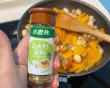 奶油蘑菇炒金瓜的食譜步驟5照片