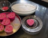 A picture of step 4 of Strawberry jello pudding.
