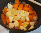 Foto del paso 7 de la receta: Albóndigas de pavo en salsa de calabaza, manzana y nueces