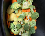 Foto del paso 1 de la receta: Verduras y merluza al vapor en mambo