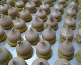 Foto langkah ke 8 dari resep Cheese button cookies.