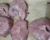 Foto del paso 1 de la receta: Salmón alimonado con arroz prefrito