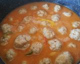 Foto del paso 11 de la receta Albóndigas en salsa de tomate con pimientos