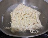 Foto langkah ke 1 dari resep Mie Instan Kuah Nyemek.