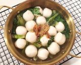 Foto langkah ke 3 dari resep Fish Ball Soup.