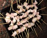 Foto del paso 3 de la receta: Pinchos de molleja, panceta y ciruela