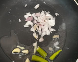 சீஸி டோமடோ மேகி ரெசிபி ஸ்டேப் 1 புகைப்படம்
