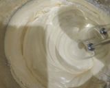 Foto langkah ke 3 dari resep Milk bath cake.
