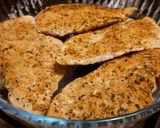 Fokhagymás csirkemell rizzsel és párolt sárgarèpával recept fázis 2 fotója