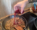 Foto del paso 3 de la receta: Filetes rusos en salsa española
