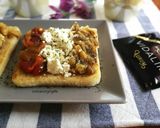 Foto del paso 4 de la receta: Pan frito templado con escalivada y queso griego con aceite Vida