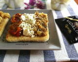 Foto del paso 4 de la receta: Pan frito templado con escalivada y queso griego con aceite Vida