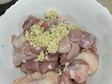 Arroz meloso de pollo al ajillo