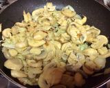 Foto del paso 2 de la receta Macarrones de trigo sarraceno con nata, champiñones y huevos duros