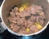 Foto del paso 8 de la receta: Guiso de Ternera al Vino Tinto