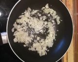 Kiadós reggeli velővel, májjal és tojással, köretnek főtt burgonya recept fázis 1 fotója