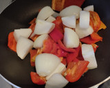 Foto del paso 1 de la receta: Salsa🫕cremosa🥛de pimiento y cebolla🌶️🧅🥙