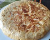 Foto del paso 7 de la receta: Tortilla de patata rellena de queso y jamón york
