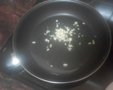 Foto del paso 1 de la receta: Empanadillas de salchicha fresca y salteado de verduras al horno