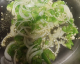 Foto del paso 3 de la receta: Pescado dorado al ajillo