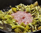 A picture of step 5 of Homestyle vegetarian plate meals.