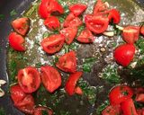 A picture of step 5 of 🍝 Easy pasta with clams & fresh tomato.