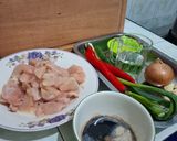Foto langkah ke 1 dari resep Ayam Lada Putih ala Resto Bumbu Meresap 🍗🥬🌶.