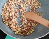 ડ્રાય ફ્રૂટ ચીકી (dry fruits chikki recipe in gujarati) રેસીપી સ્ટેપ2ફોટો