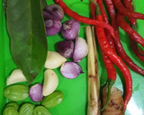 Foto langkah ke 1 dari resep Oseng Kikil Tahu.