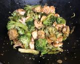 Φωτογραφία βήματος 13 της συνταγής Stir-fry udon noodles με γαρίδες, τόφου και μπρόκολο