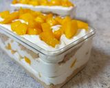 Foto langkah ke 4 dari resep Manggo Float Dessert Box.