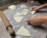 Foto del paso 5 de la receta: Medialunas (sin manteca)