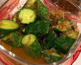 Gambar langkah 5 resipi Japanese side dish - Smashed cucumber with Umeboshi and katsuobushi🥒 🇯🇵.