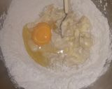 Foto del paso 1 de la receta: Medialunas saladas rellenas sin hojaldre
