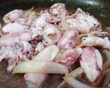 Hình bước làm 2 của món Mì xào mực