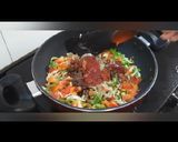 सूपी नूडल्स (Soupy noodles recipe in hindi) रेसिपी चरण 10 फोटो