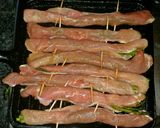 A picture of step 10 of Asparagus wrapped in Meat (Japanese style).