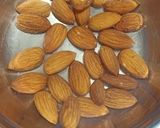 બદામ શેક (Badam Shake Recipe In Gujarati) રેસીપી સ્ટેપ1ફોટો